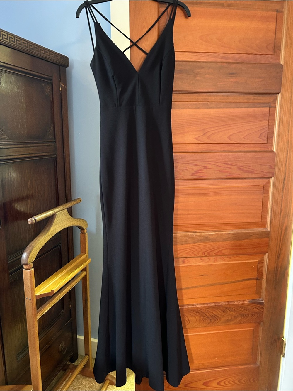 Lulu's Black Strappy V-Neck Maxi Dress